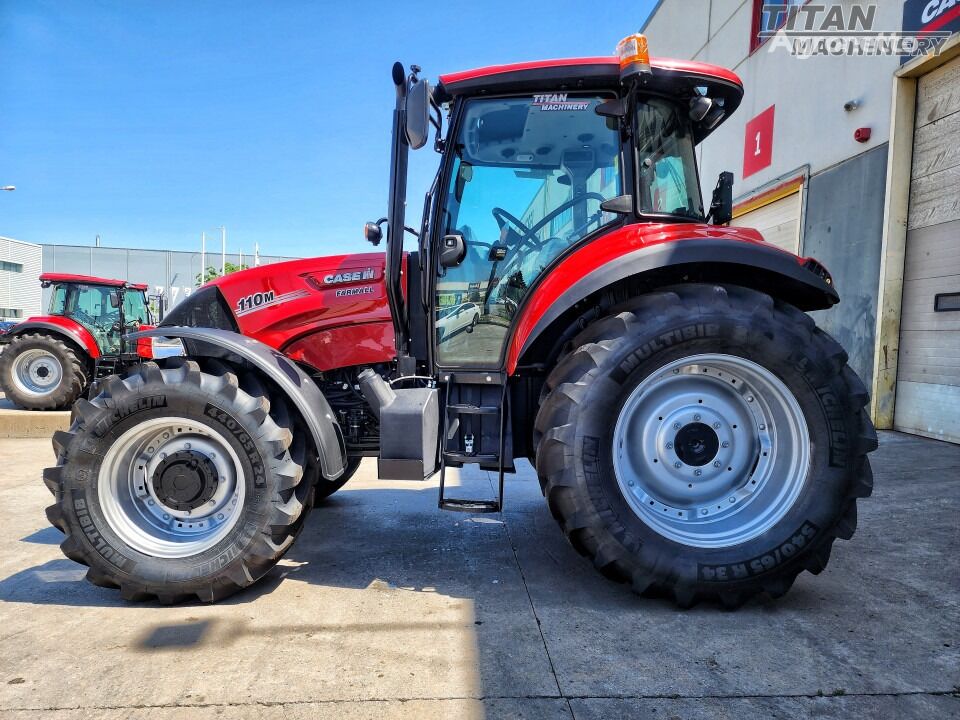 tracteur à roues Case IH Farmall M 110